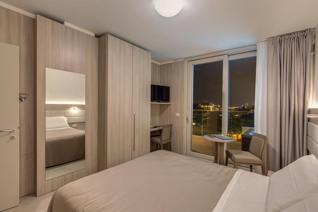 Hotel Astromare Лидо-ди-Езоло Экстерьер фото