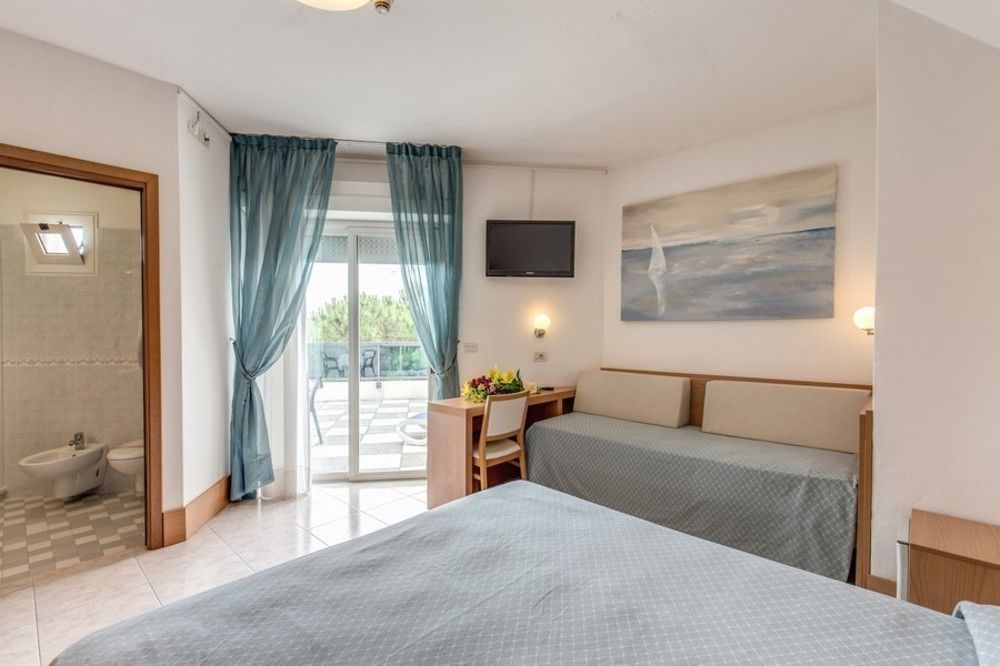 Hotel Astromare Лидо-ди-Езоло Экстерьер фото